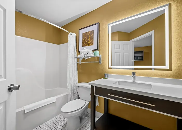 Hawthorn Suites by Wyndham Charlotte/Executive Park