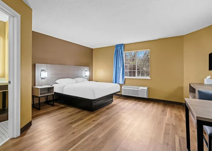 Hawthorn Suites by Wyndham Charlotte/Executive Park